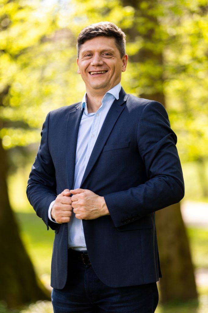 dr. Klemen Belhar